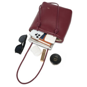 Alternative view of Ovola